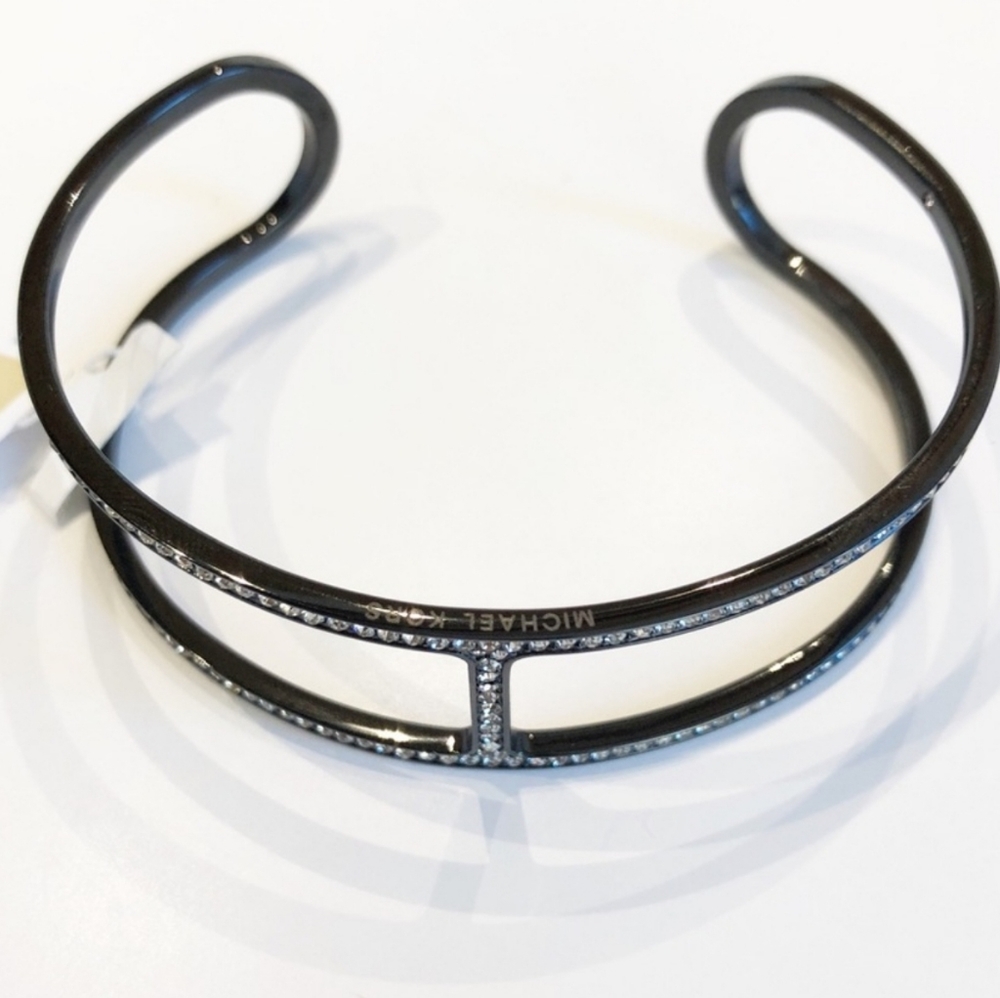 Gorgeous Michael Kors Black Tone Brilliance Cuff Bracelet Crystals Pave - Picture 5 of 9